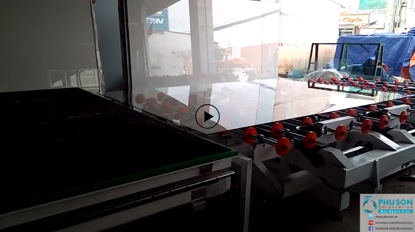 CHAOYANG automatic system of loading + cutting + breaking glass at HUNG PHAT GLASS