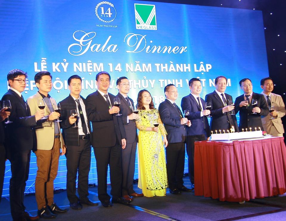 Gala Dinner kỷ niệm 14 năm thành lập Hiệp hội Kính và Thủy tinh Việt Nam.