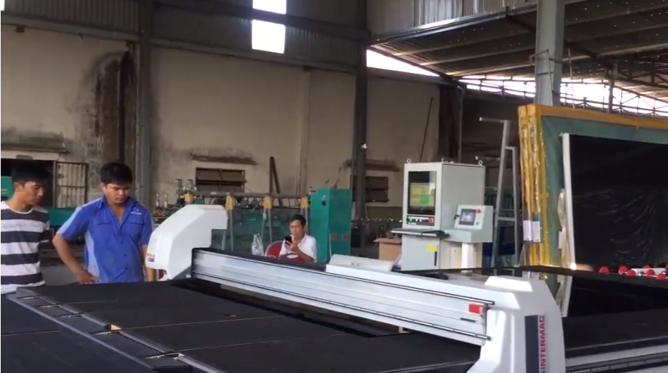 INTERMAC automatic system of loading + cutting + breaking glass at HOANG VINH GLASS