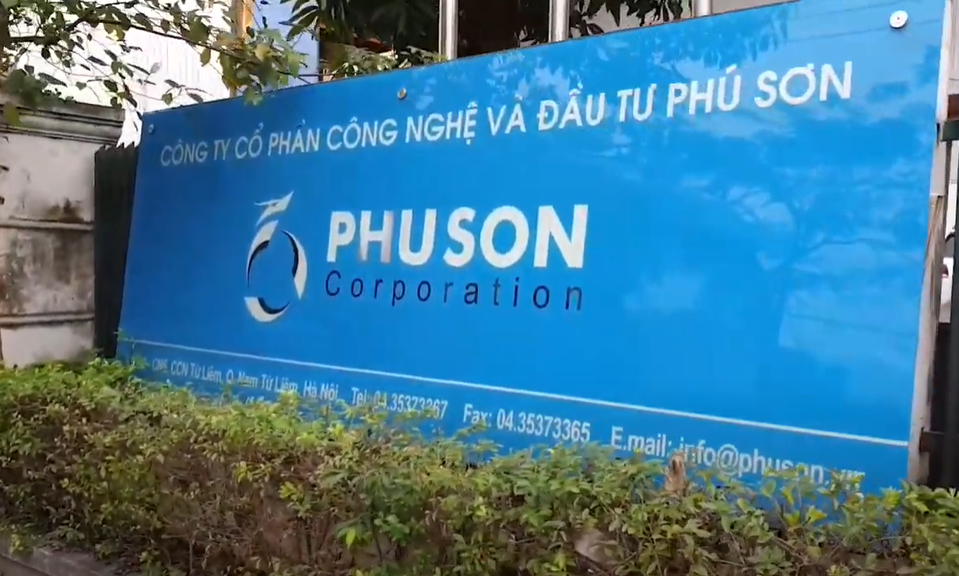 Break into a corner of one of the glass materials storehouses of PHU SON Corporation