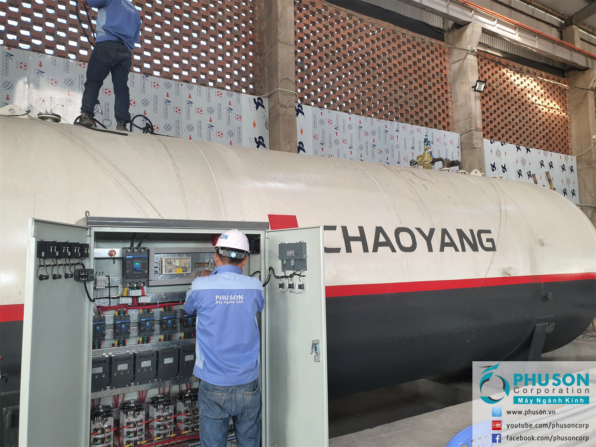 The installation of CHAOYANG large-sized autoclave at HUY HOANG GLASS factory