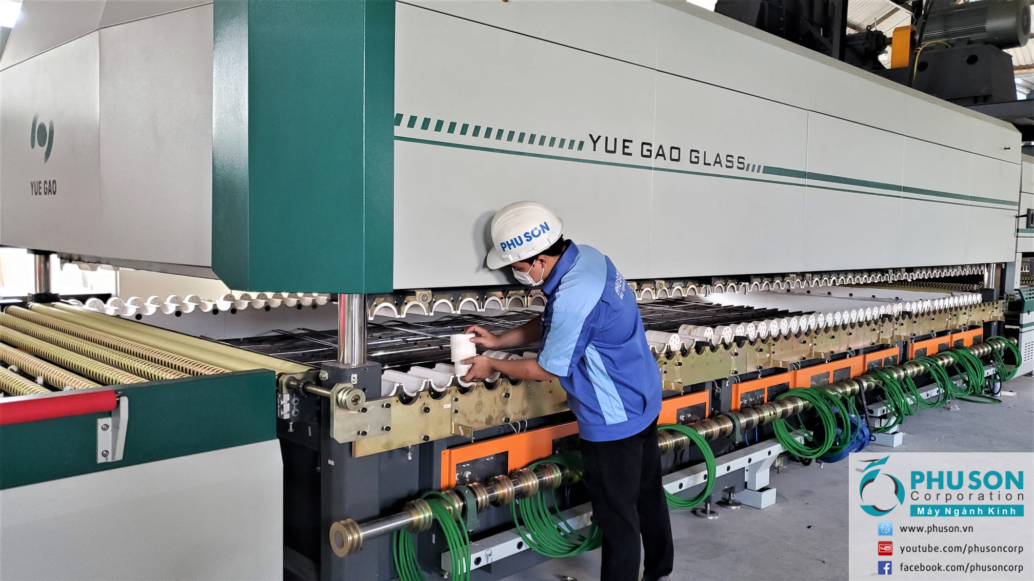 PHU SON Corporation HCM completed the mechanical installation of the YUEGAO tempered glass production line at NGAI KHANH GLASS house.