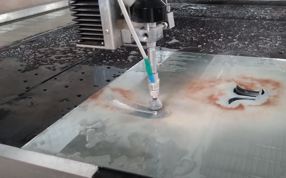 Máy CNC cắt tia nước YF WATER JET tại nhà máy MINH DUNG GLASS