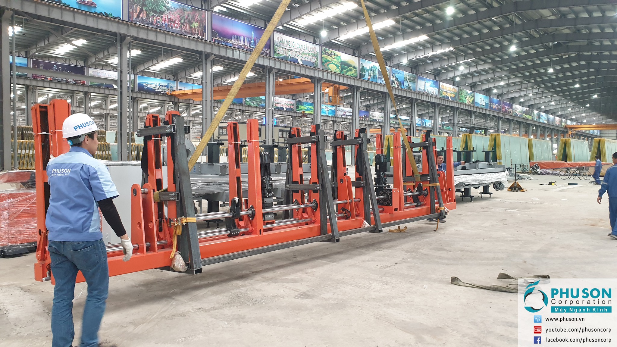 Started assembling the first pieces of the ANTHONY – YINRUI super large format automatic glass loading robot at the CFG float glass factory