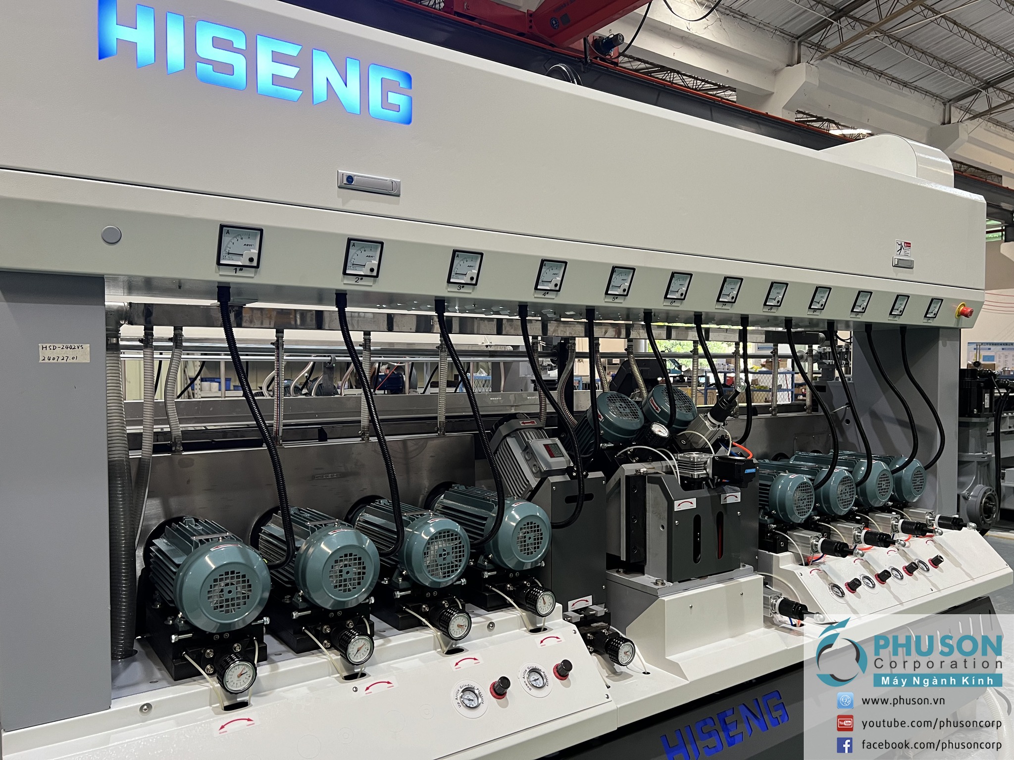 HISENG completed the manufacture of a super-fast glass double edging line, 48 grinding heads, L-shaped conveyor belt, receiving automatic production orders using QR code readers for HONG PHUC GLASS factory.